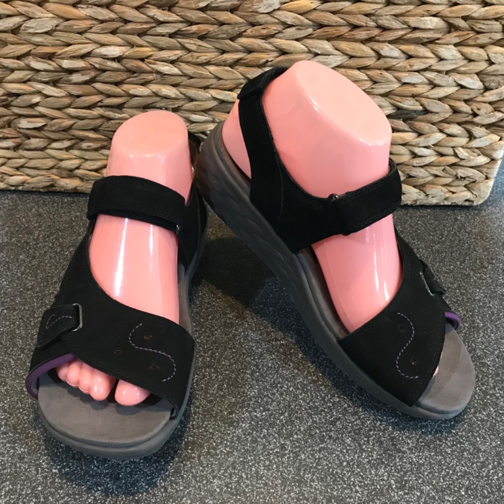 Cobb Hill New Balance Fresh Foam Leather Sandals - Picture 2 of 15